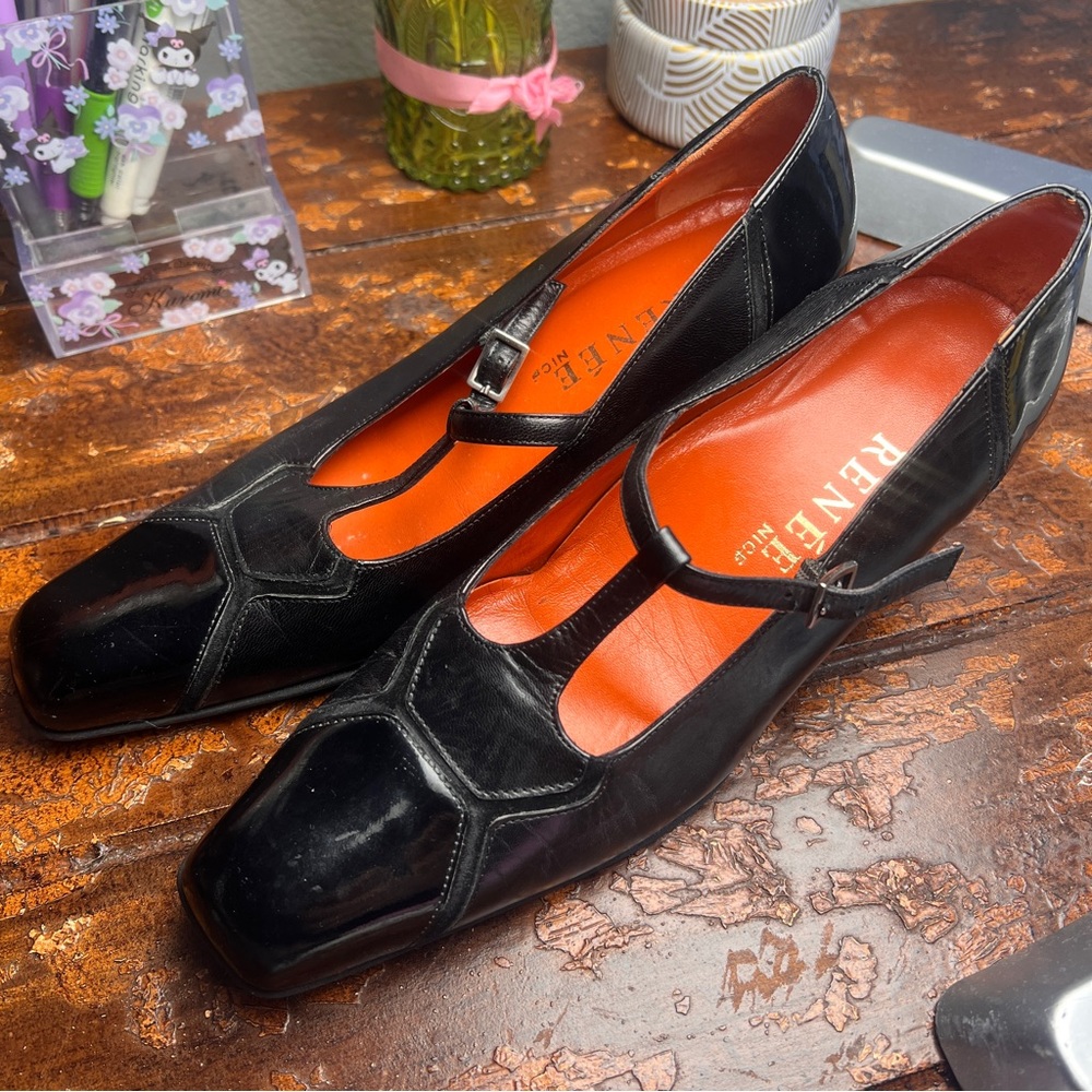 J.Renee Black Patent T-Strap Flats with Orange Insole heels 6.5
